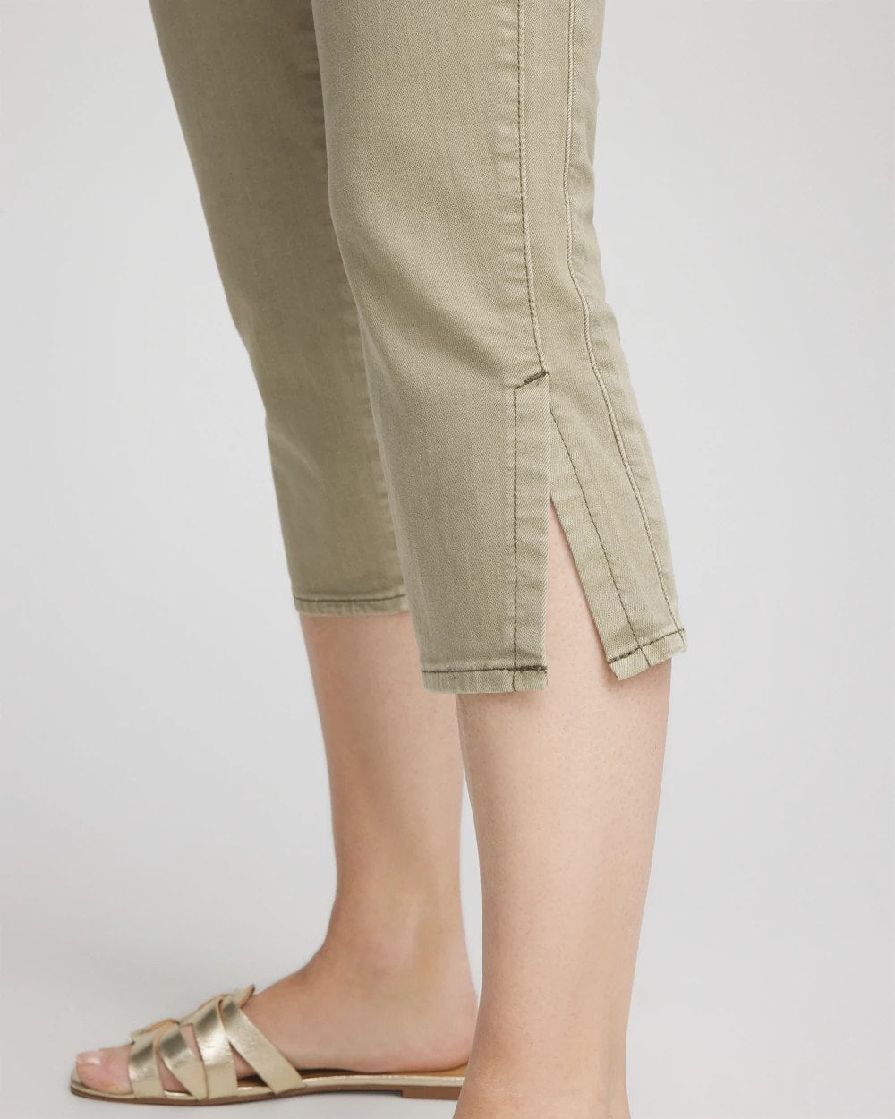 Chico's 19" Pull-on Capri Jeans