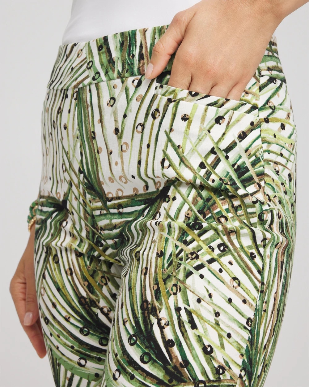 Chico's Petite Brigitte™ Slim Ankle Palm-Print Pants