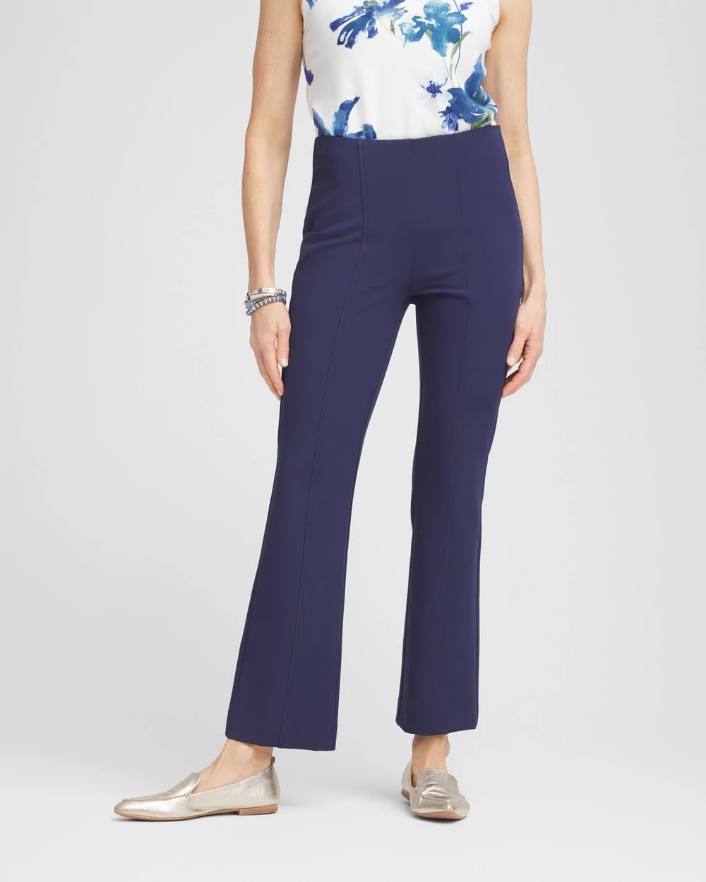 Chico's Lightweight Juliet Kick Flare Pants