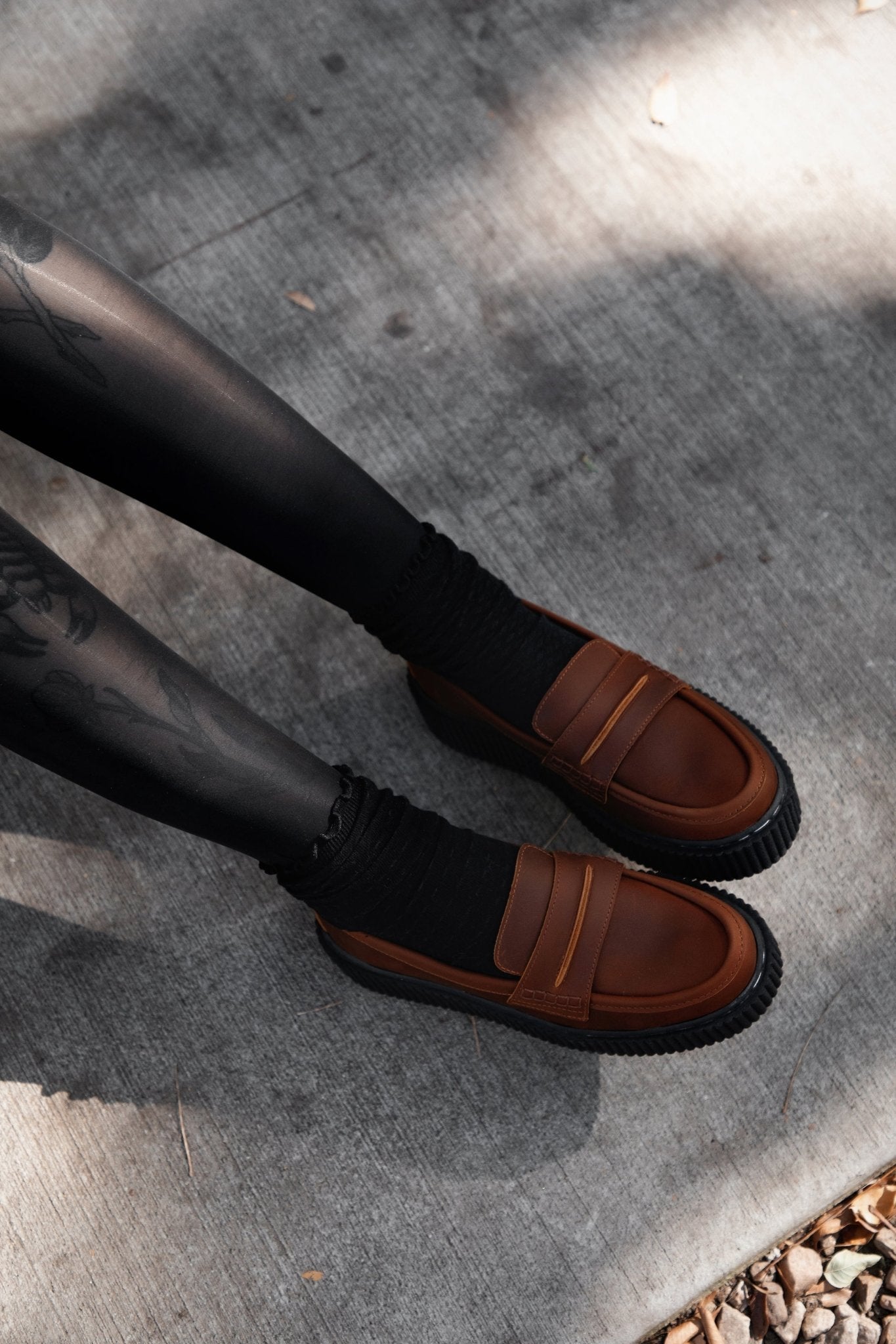 T.U.K. Shoes G3449 Brown Crazy Horse Leather Loafer Vintage Creeper