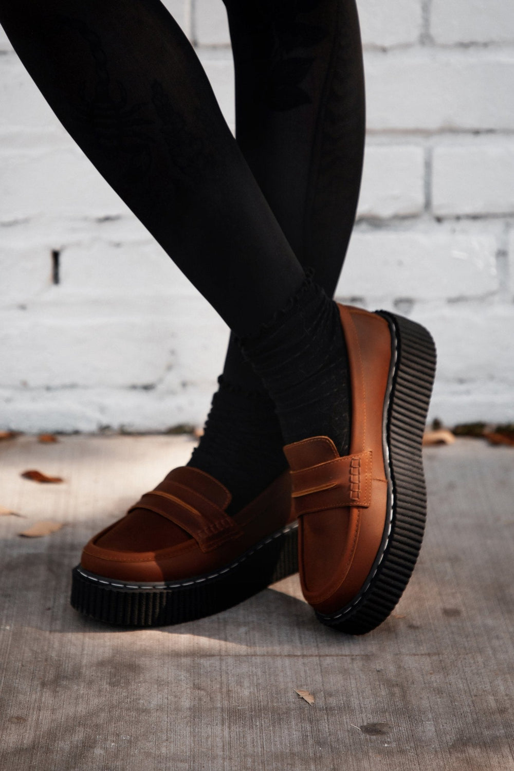 T.U.K. Shoes G3449 Brown Crazy Horse Leather Loafer Vintage Creeper