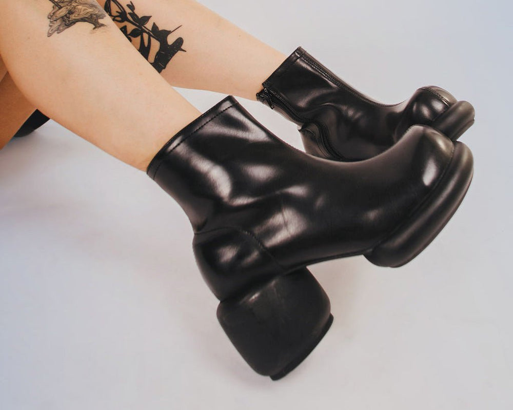 T.U.K. Shoes T2317L Black Burnished Bubble II Anarchic Zip Boot