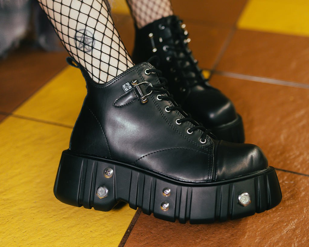 T.U.K. Shoes A3334 Black TUKskin Bolt Airship Boot