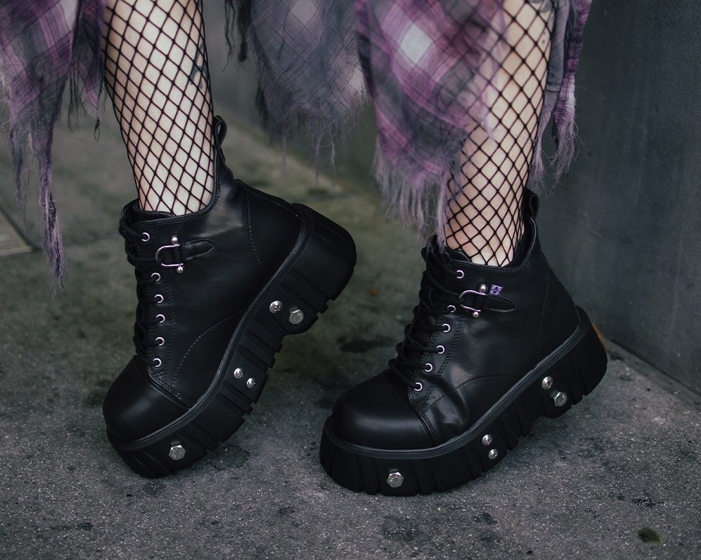 T.U.K. Shoes A3334 Black TUKskin Bolt Airship Boot