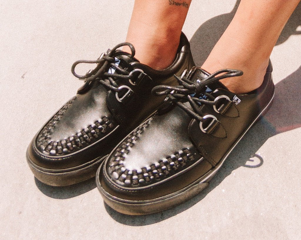 T.U.K. Shoes A9873 Black Leather D-Ring Sneaker