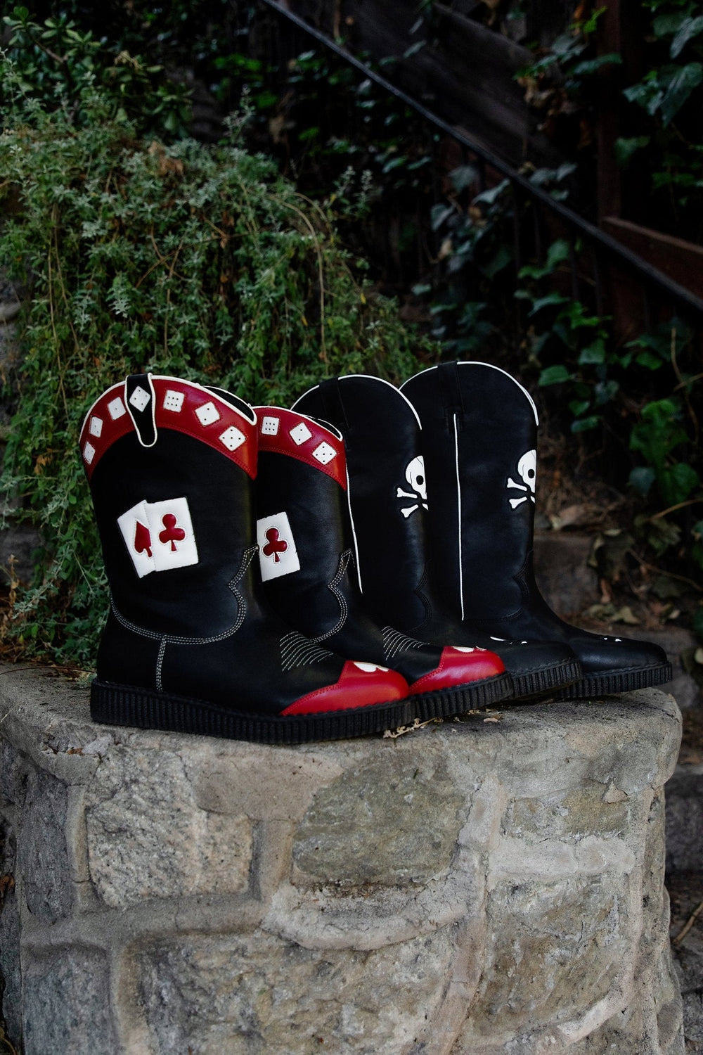 T.U.K. Shoes A3440 Black & Red Playing Cards Western Creeper Boot