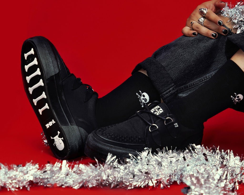T.U.K. Shoes A3328 Black Canvas Interlace Platform Creeper Sneaker