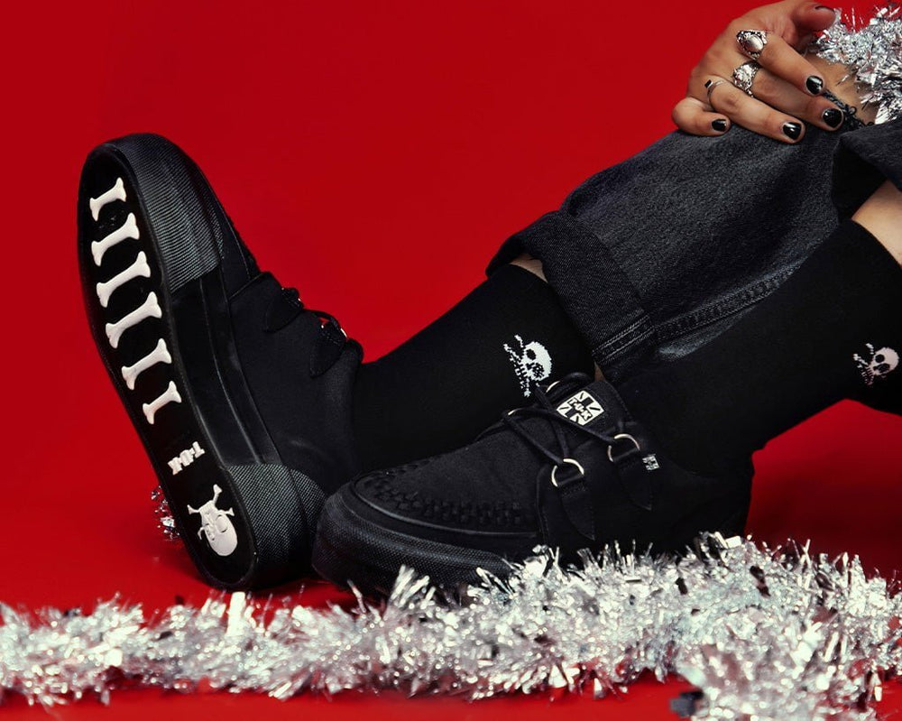 T.U.K. Shoes A3328 Black Canvas Interlace Platform Creeper Sneaker