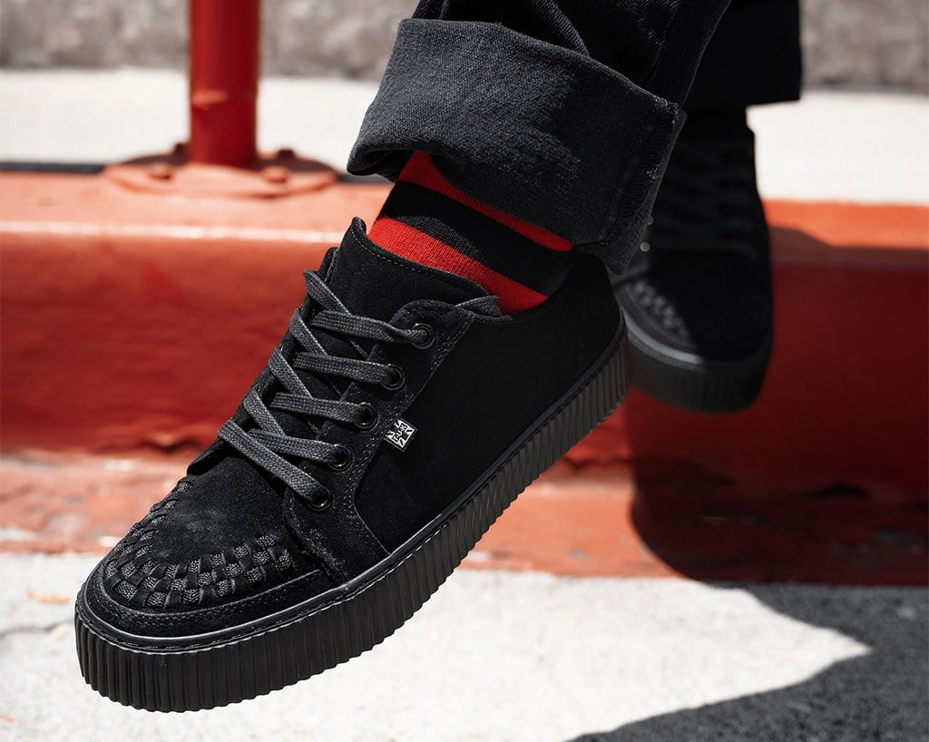 T.U.K. Shoes A3313 Black Suede Lace-Up Creeper Sneaker
