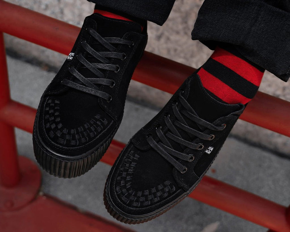 T.U.K. Shoes A3313 Black Suede Lace-Up Creeper Sneaker