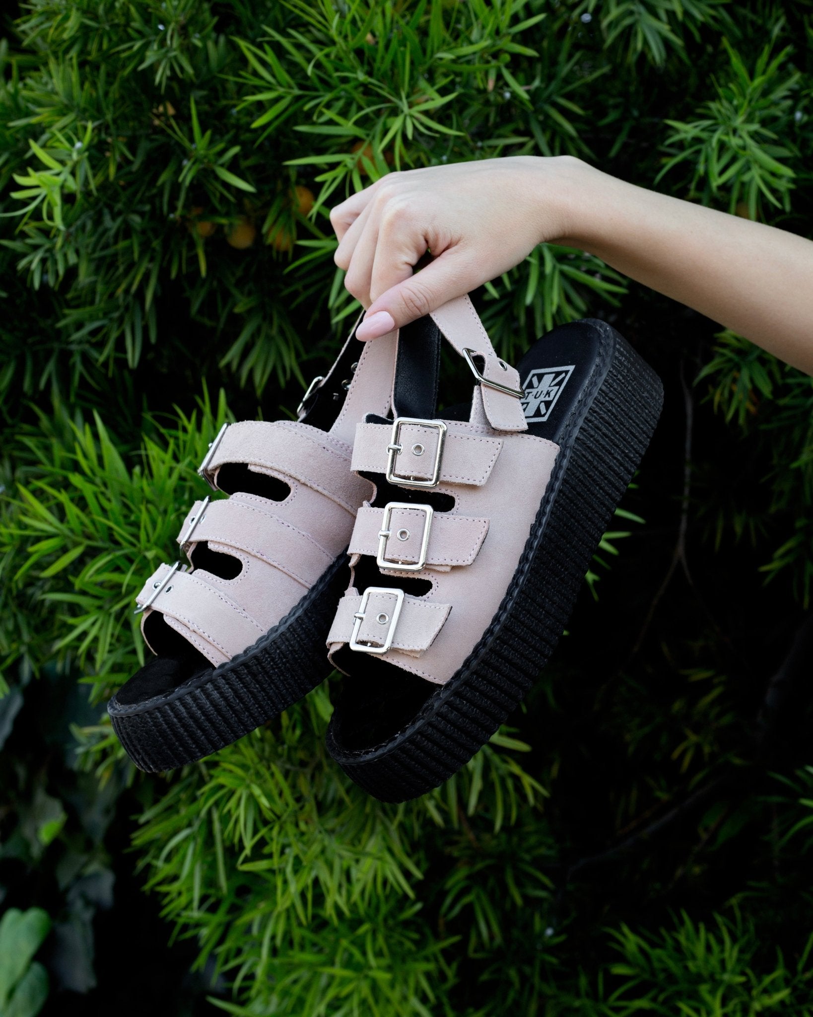 T.U.K. Shoes Misty Rose 3 - Buckle Mondo Sandal