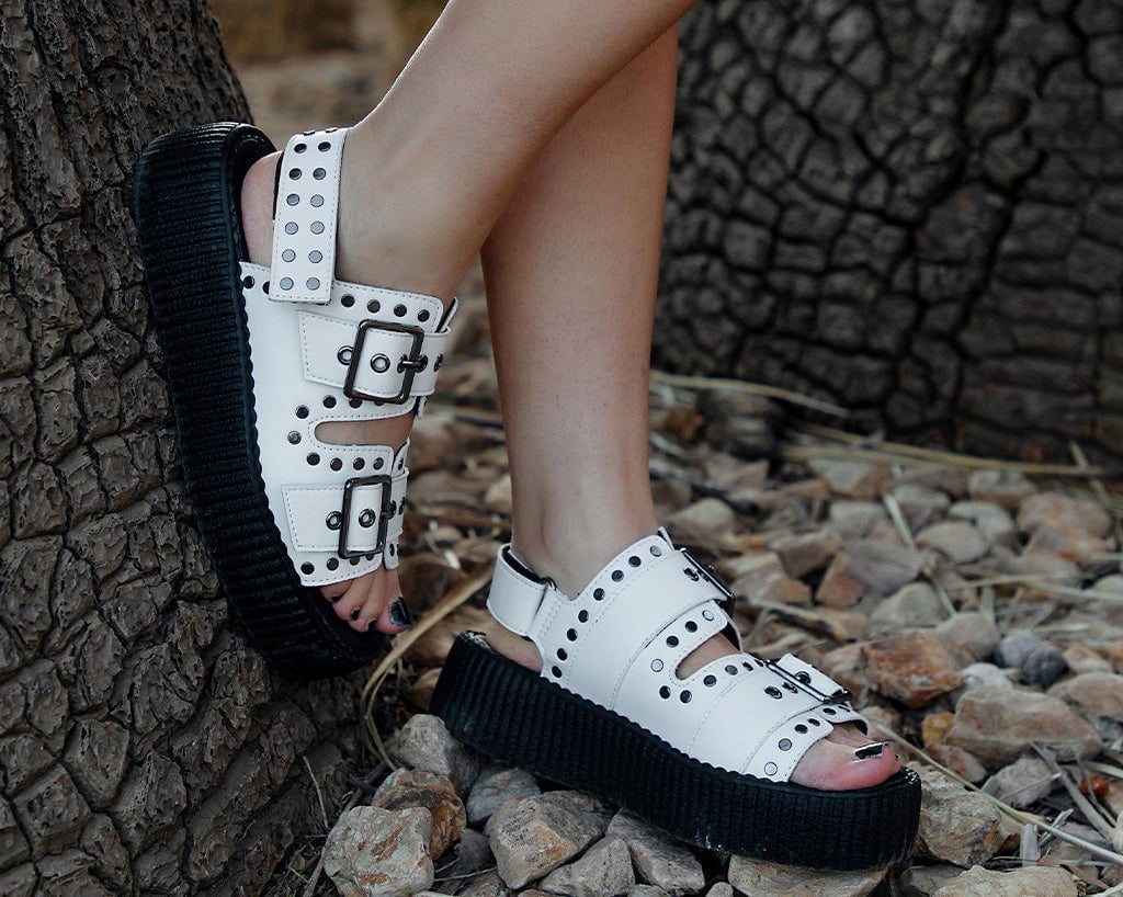 T.U.K. Shoes V3345L White TUKskin Flat Stud Viva Mondo Sandal