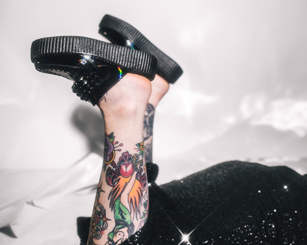 T.U.K. Shoes V3261L Black Rainbow Haze Studded Creeper Mule