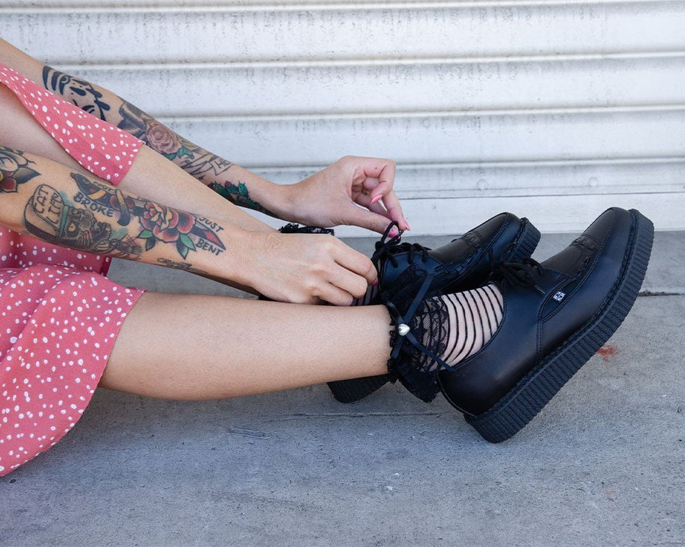 T.U.K. Shoes A8533 Black Leather Lace Up Pointed Creeper