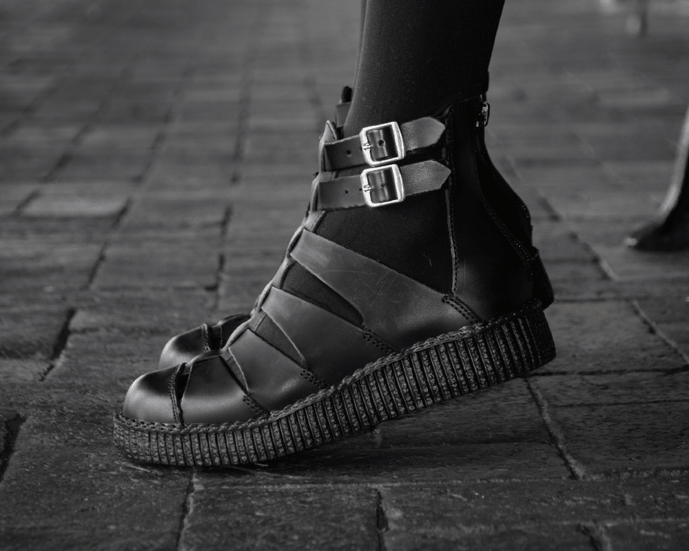 T.U.K. Shoes V9577L Black TUKskin™ Gladiator Viva Low Sandal