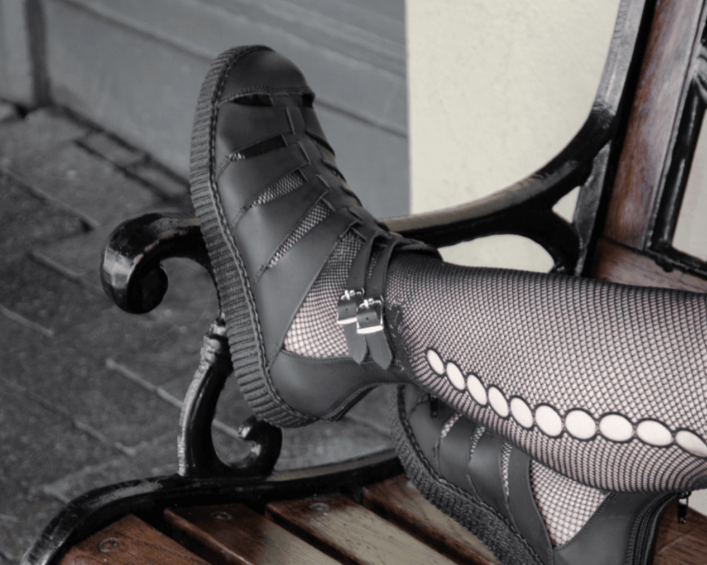 T.U.K. Shoes V9577L Black TUKskin™ Gladiator Viva Low Sandal