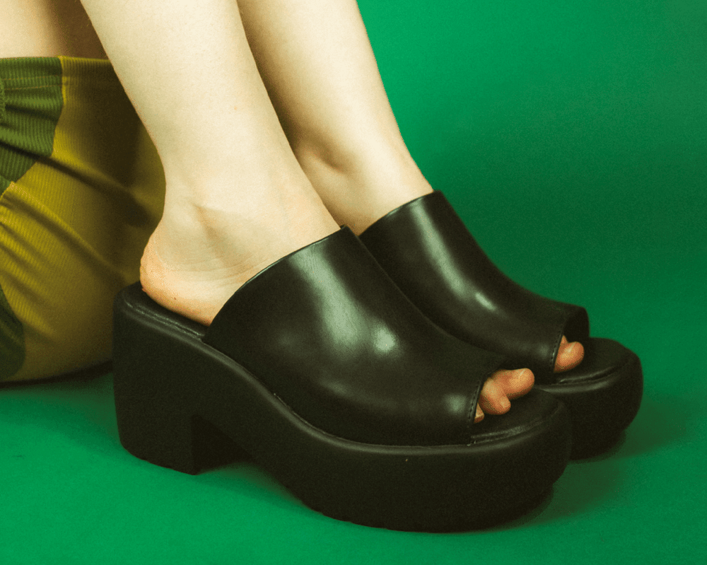 T.U.K. Shoes A9878L Black Bubble Mule Heel