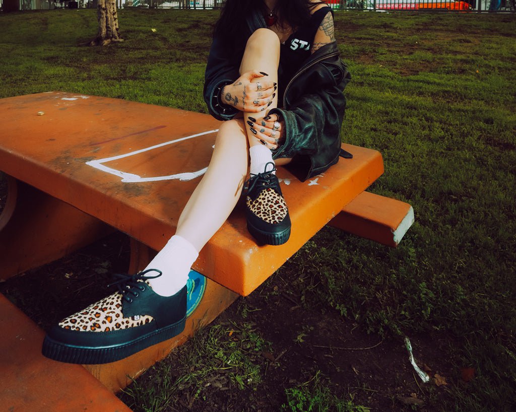 T.U.K. Shoes Black & Leopard Tie Pointed Lace Up EZC