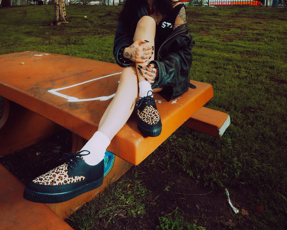 T.U.K. Shoes Black & Leopard Tie Pointed Lace Up EZC
