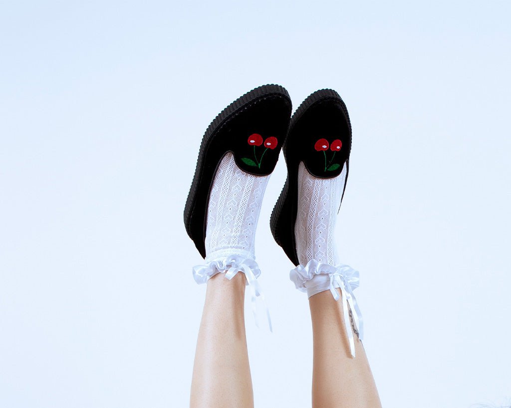 T.U.K. Shoes A3338L Black Velvet Cherry Ballet Flat
