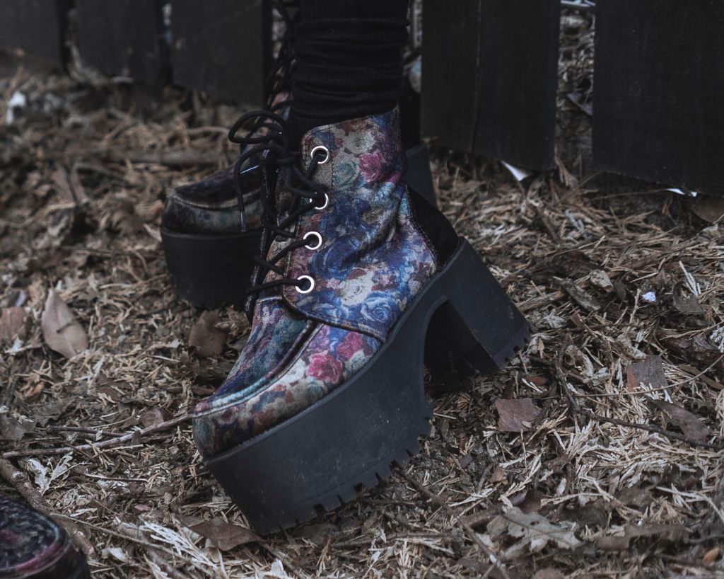 T.U.K. Shoes A3285L Floral Velvet Nosebleed Boot