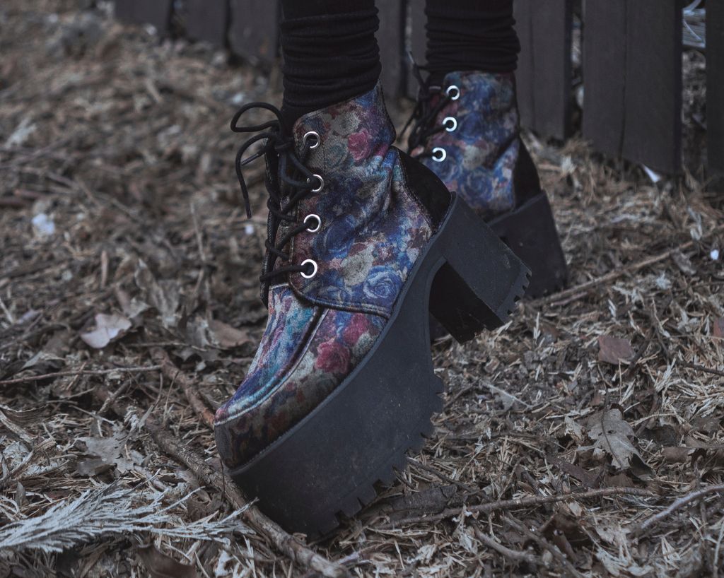 T.U.K. Shoes A3285L Floral Velvet Nosebleed Boot