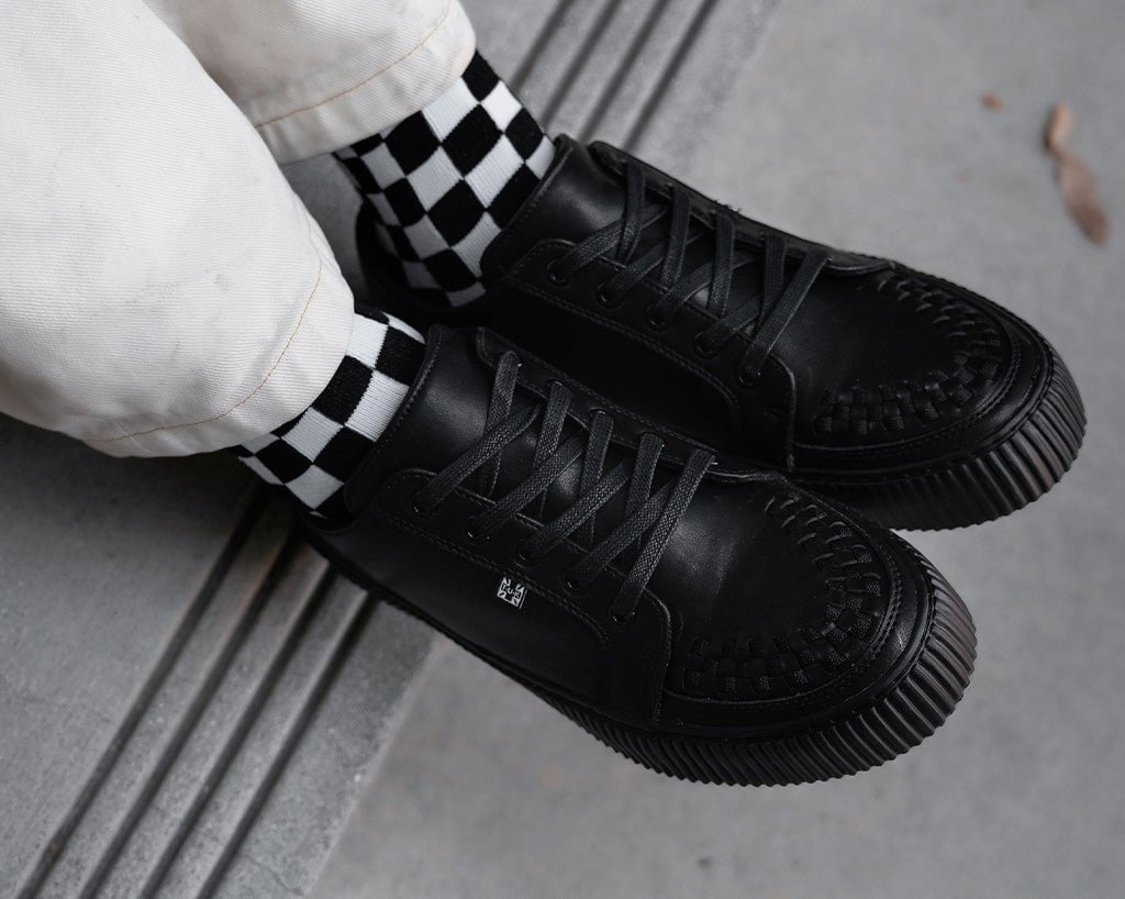 T.U.K. Shoes A3314 Black Leather Lace-Up Creeper Sneaker