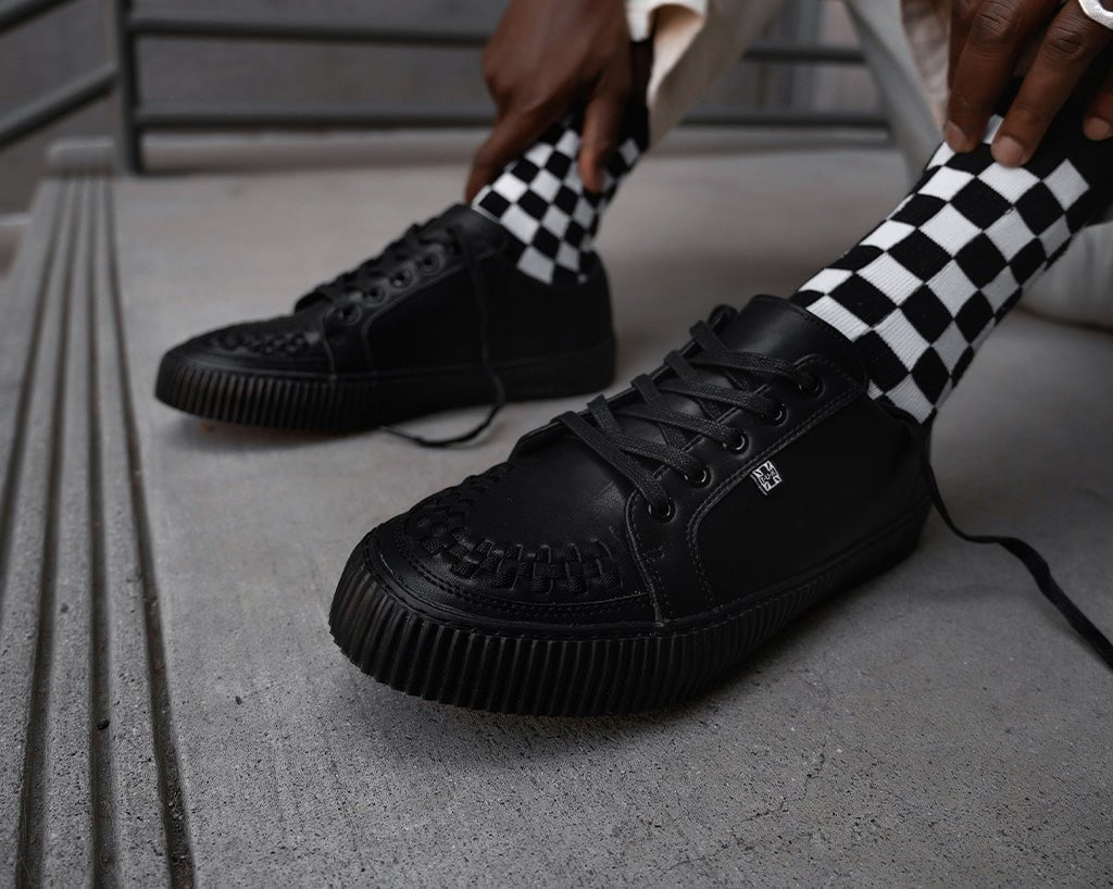 T.U.K. Shoes A3314 Black Leather Lace-Up Creeper Sneaker