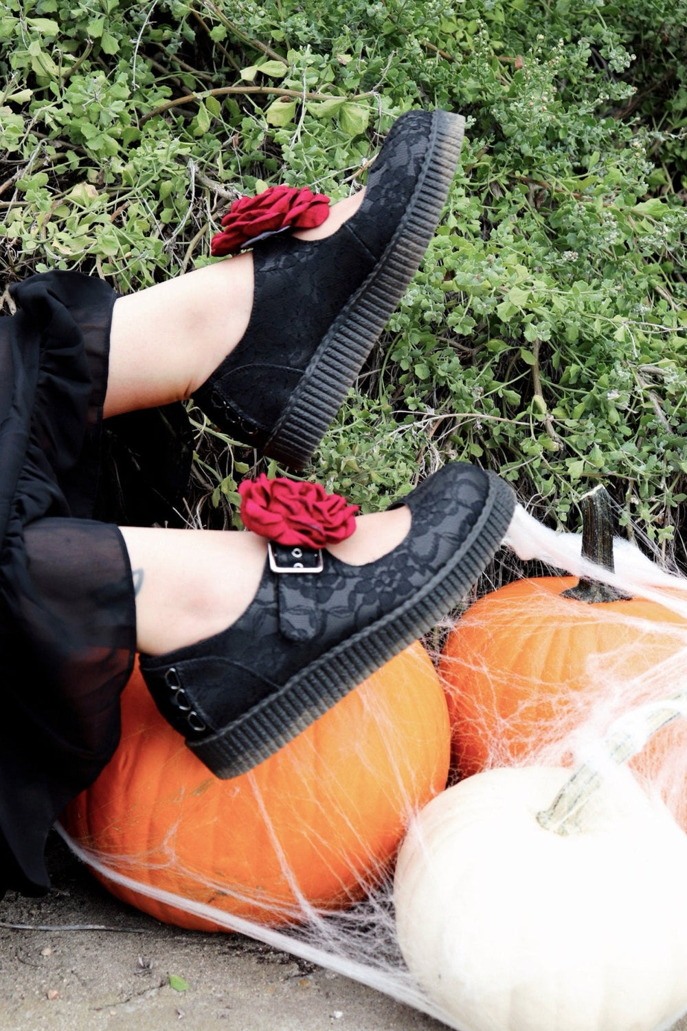 T.U.K. Shoes F3406L Black TUKskin Flower Lace Viva Low Mary Jane