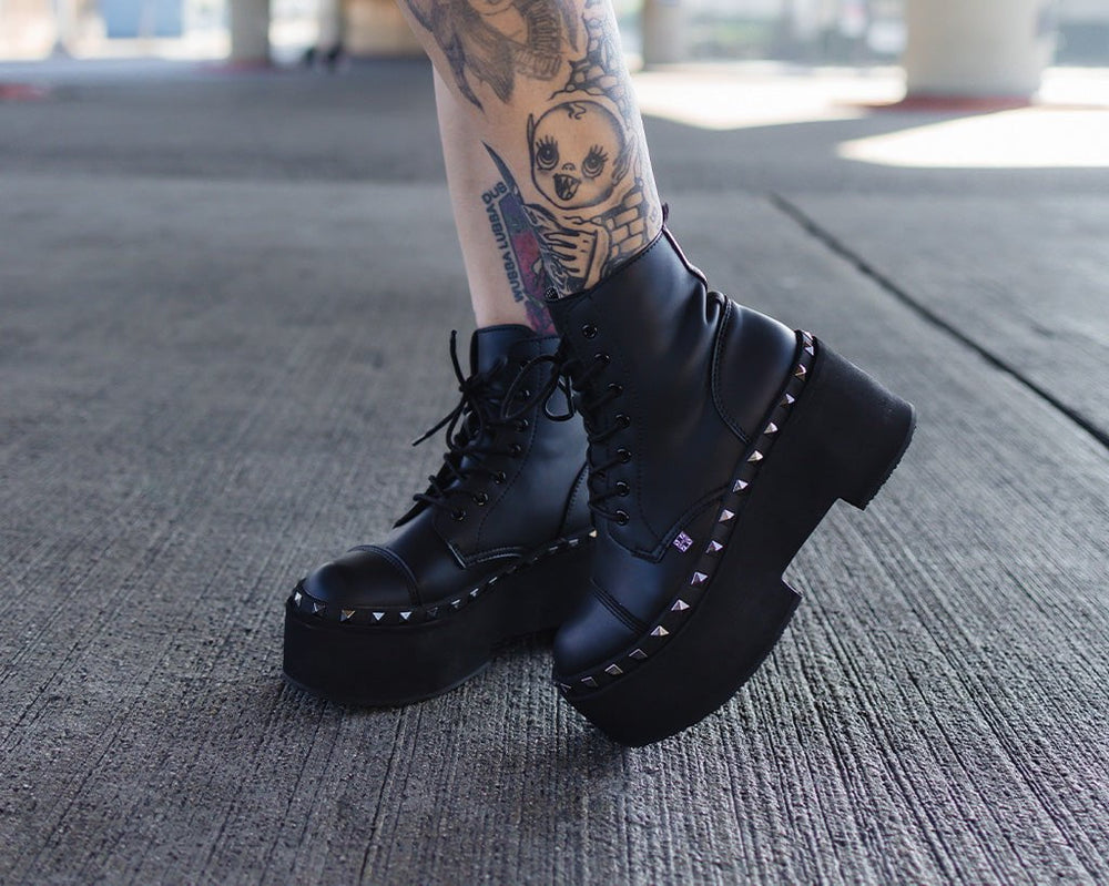 T.U.K. Shoes A3333 Black TUKskin 7-Eye Dino Flat Boot