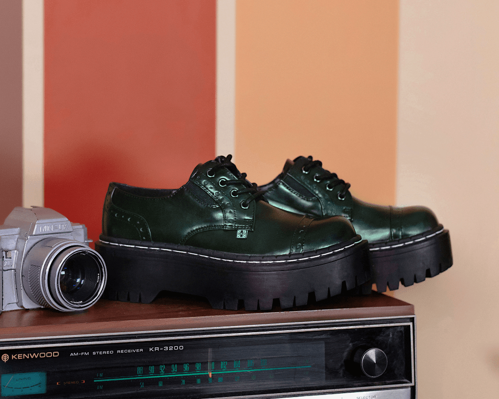 T.U.K. Shoes A3193L Green Rub-Off Double Decker Brogue