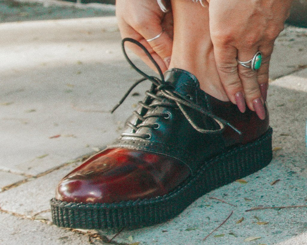 T.U.K. Shoes F9978 Black & Burgundy Rub-Off TUKskin™ Saddle Oxford
