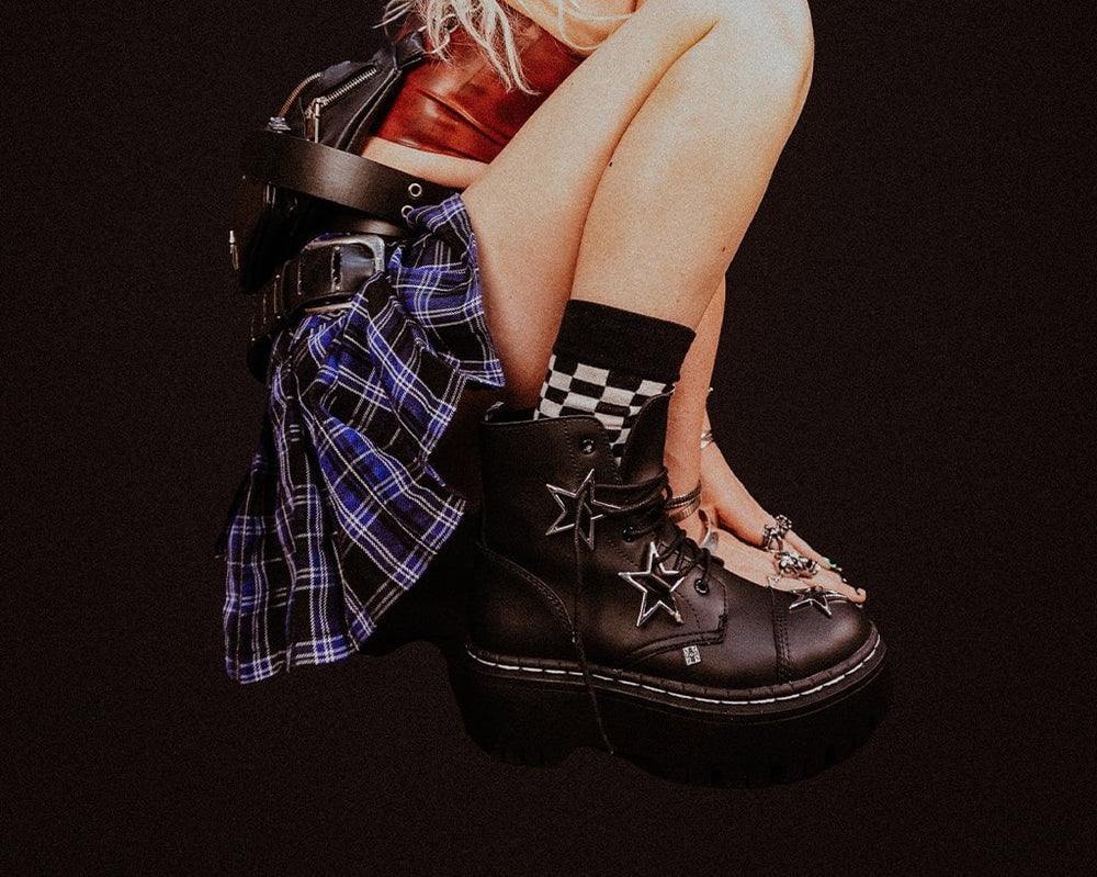 T.U.K. Shoes A3276 Black Star 7-Eye Double Decker Boot