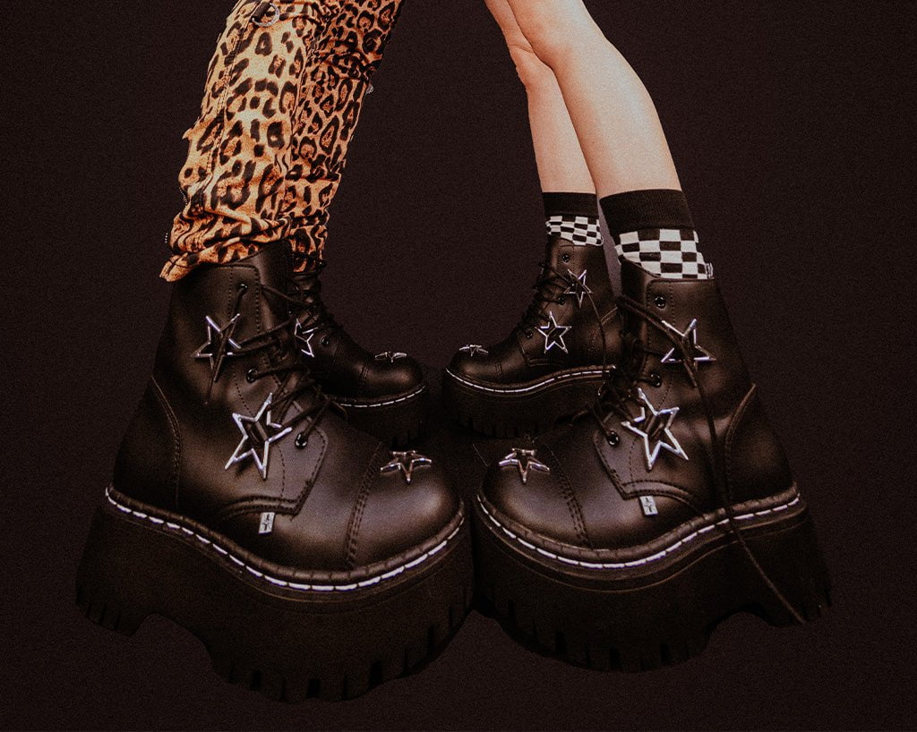 T.U.K. Shoes A3276 Black Star 7-Eye Double Decker Boot